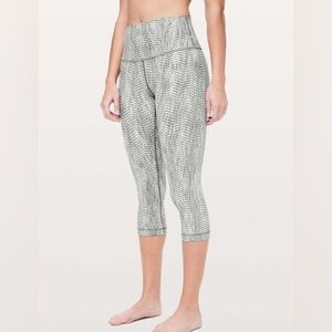 lululemon athletica Wunder Under Crop Leggings size 6